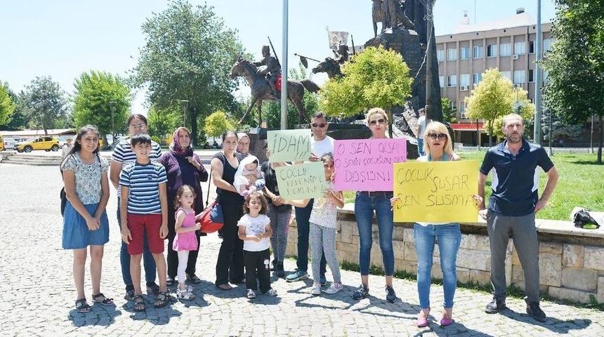 Uşak&rsquo;ta &Ccedil;ocuk İstismarına Tepki
