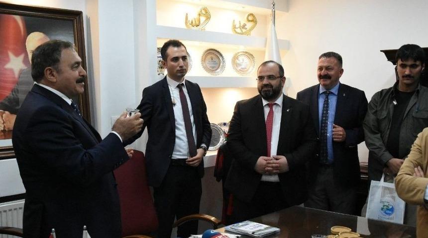 Bakan Eroğlu: &ldquo;&ccedil;atı Adayı Kurmak İstediler &Ccedil;atı &Ccedil;&ouml;kt&uuml;&rdquo;