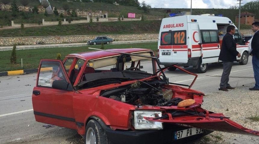 Kastamonu’da İki Otomobil Çarpıştı: 1 Ölü, 3 Yaralı