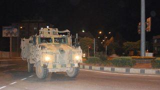 Münbiç İle Tel Rıfat Sınırına Askeri Sevkıyat Sürüyor