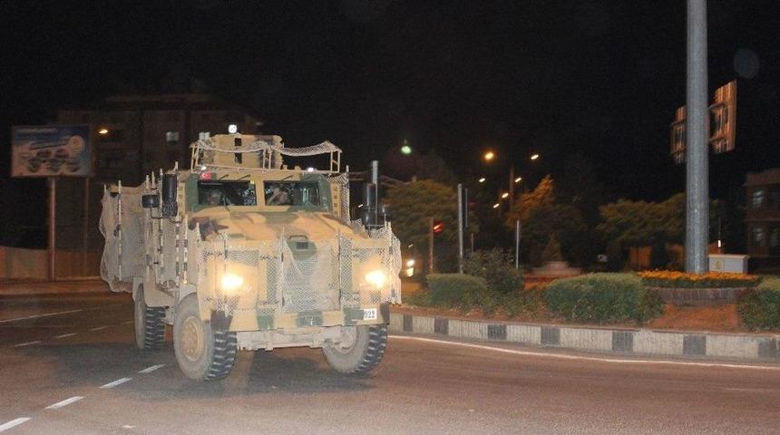 Münbiç İle Tel Rıfat Sınırına Askeri Sevkıyat Sürüyor