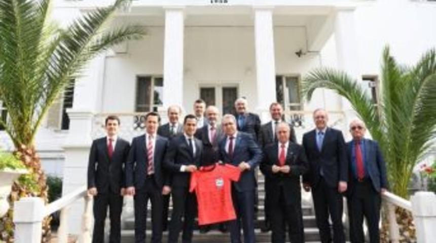 Sporun Duayenlerinden Rekt&ouml;r Budak&rsquo;a Ziyaret