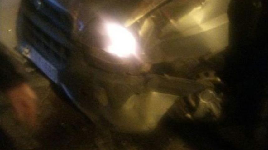 Kamyonet İle Hafif Ticari Ara&ccedil; &Ccedil;arpıştı: 1 Yaralı