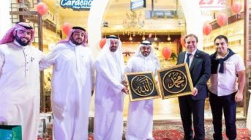 Kardelen Kestane Şekeri, Medine&rsquo;de Mağaza A&ccedil;tı