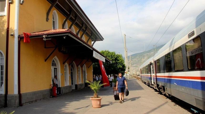 103 Yıllık Tarihi İskenderun Garı Hızlı Treni Bekliyor