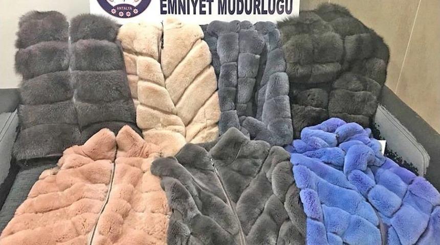 Temmuz Sıcağında K&uuml;rk &Ccedil;alan Rus Turist Yakalandı