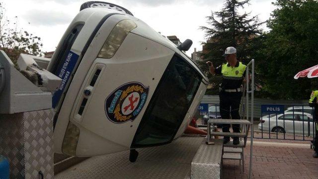 Polis Emniyet Kemerinin Önemini Simülasyon Aracı İle Anlattı