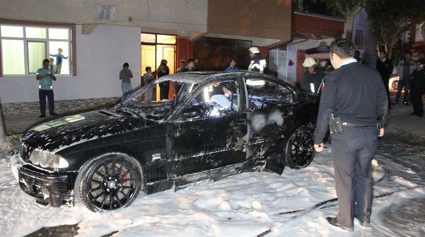 Kardeşine Kızıp Annesinin Otomobilini Yaktı