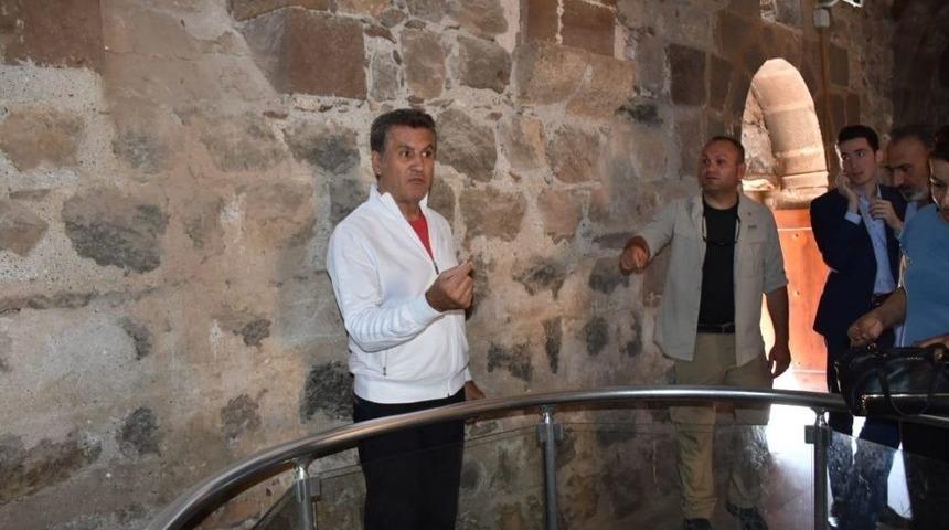 Mustafa Sarıg&uuml;l: &ldquo;herkes Van&rsquo;a Gelmeli&rdquo;