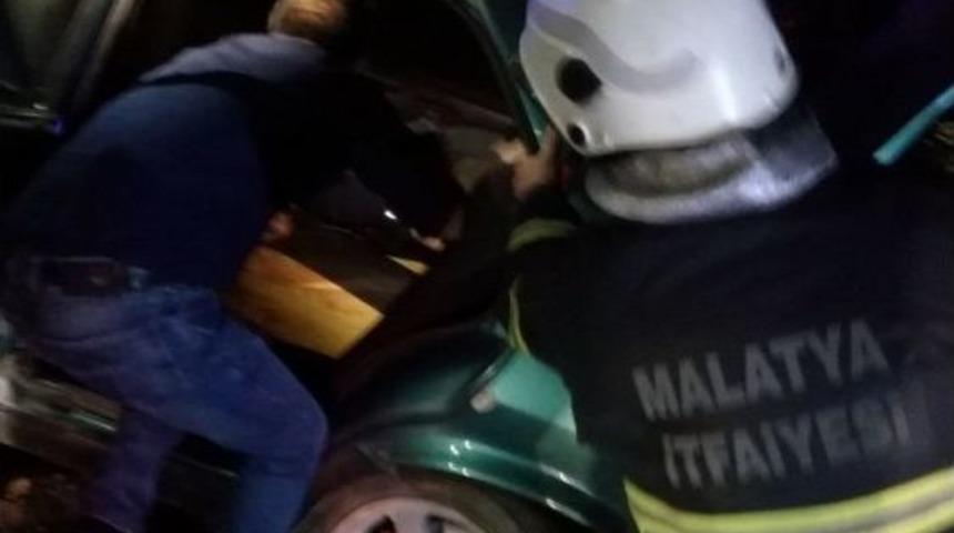 D&uuml;ğ&uuml;n D&ouml;n&uuml;ş&uuml; Kaza: 6 Yaralı