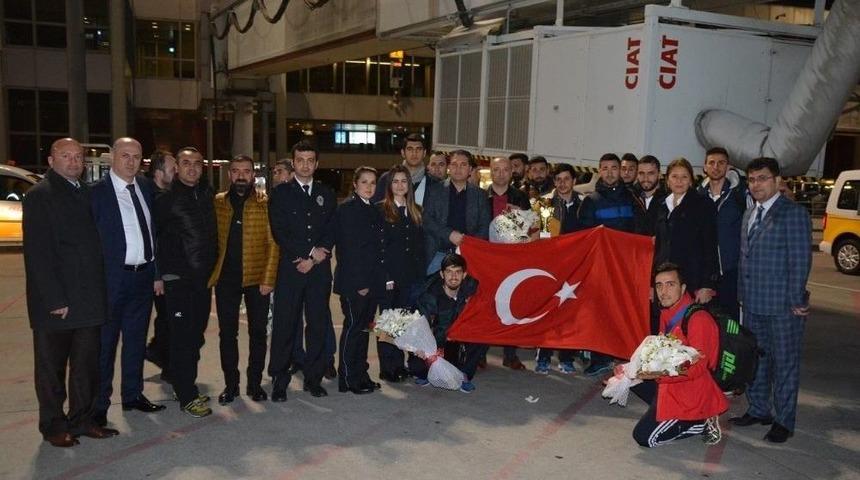 Avrupa Şampiyonlarına İstanbul&rsquo;da Muhteşem Karşılama