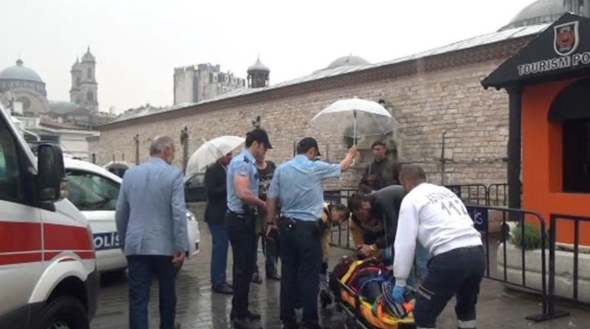 (&ouml;zel) Şeker Komasına Giren Faslı Adam İ&ccedil;in Polis Ekipleri Seferber Oldu