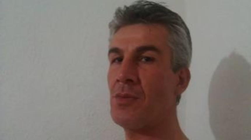 Kardeşini D&ouml;vd&uuml;ğ&uuml; İ&ccedil;in Kendisine Kızan Babasını Bı&ccedil;aklayarak &Ouml;ld&uuml;rd&uuml;