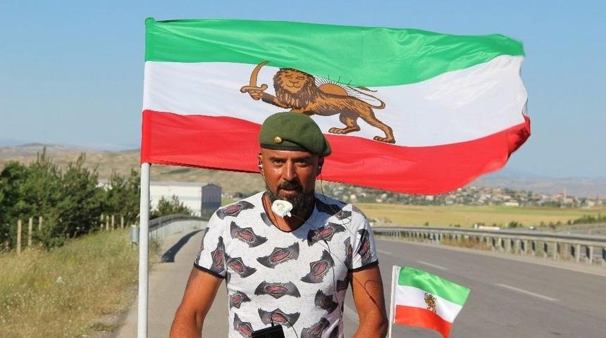 Molla Rejimine İnat 9 Bin Kilometre Yol Y&uuml;r&uuml;d&uuml;