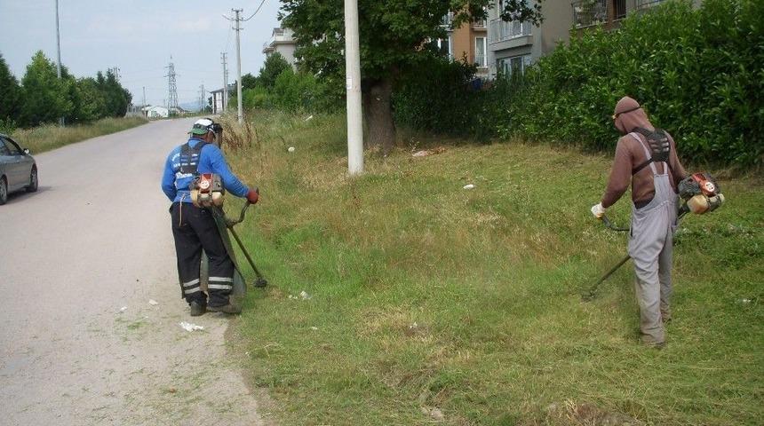 Kartepe&rsquo;de &Ccedil;evre D&uuml;zenlemeleri Devam Ediyor