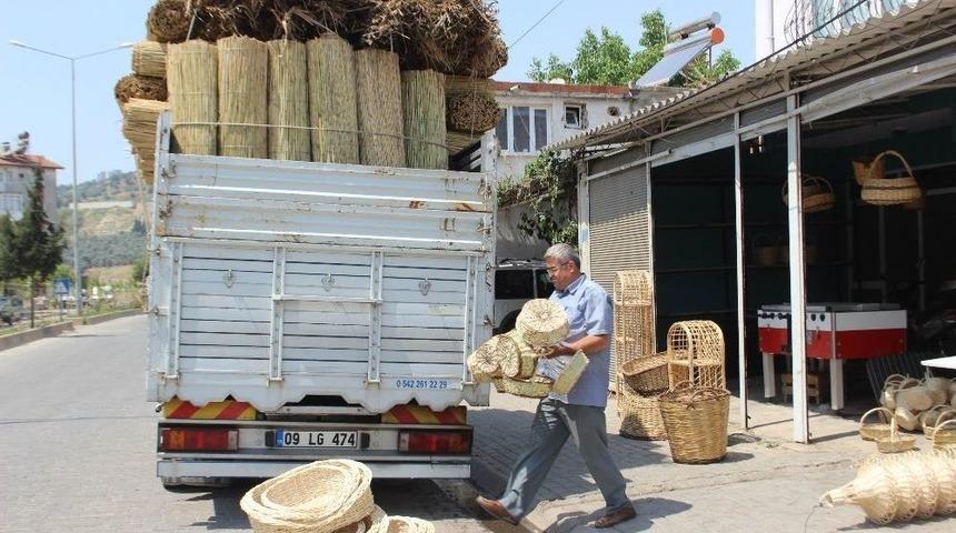 Aydınlı Romanların S&ouml;ğ&uuml;t Sıkıntısı