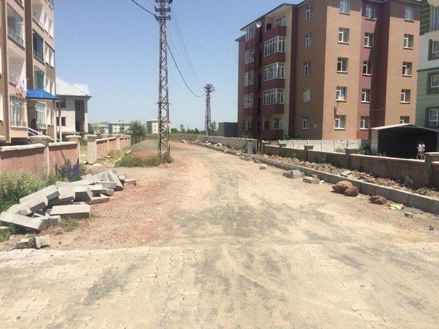 Kars Belediyesi Yol Çalışmalarını Hızlandırdı