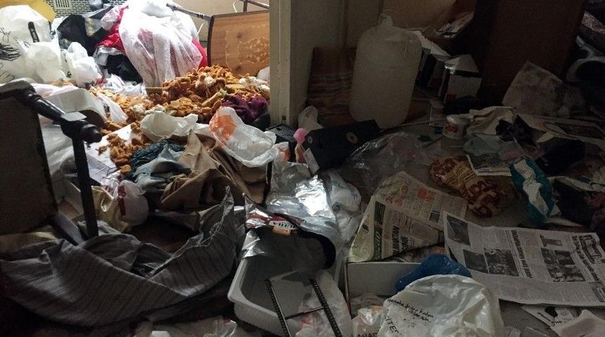 (&ouml;zel) Zeytinburnu&rsquo;ndaki Bir Evden 15 Ton &Ccedil;&ouml;p &Ccedil;ıktı