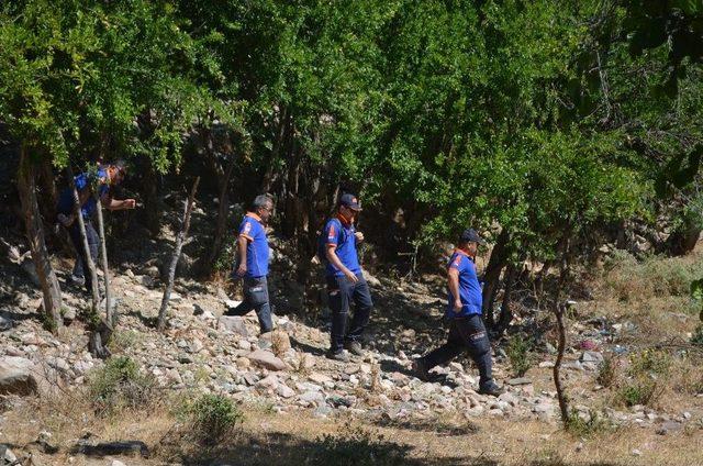 Hatay’da Kaybolan Küçük Ufuk Özel Köpeklerle Aranıyor