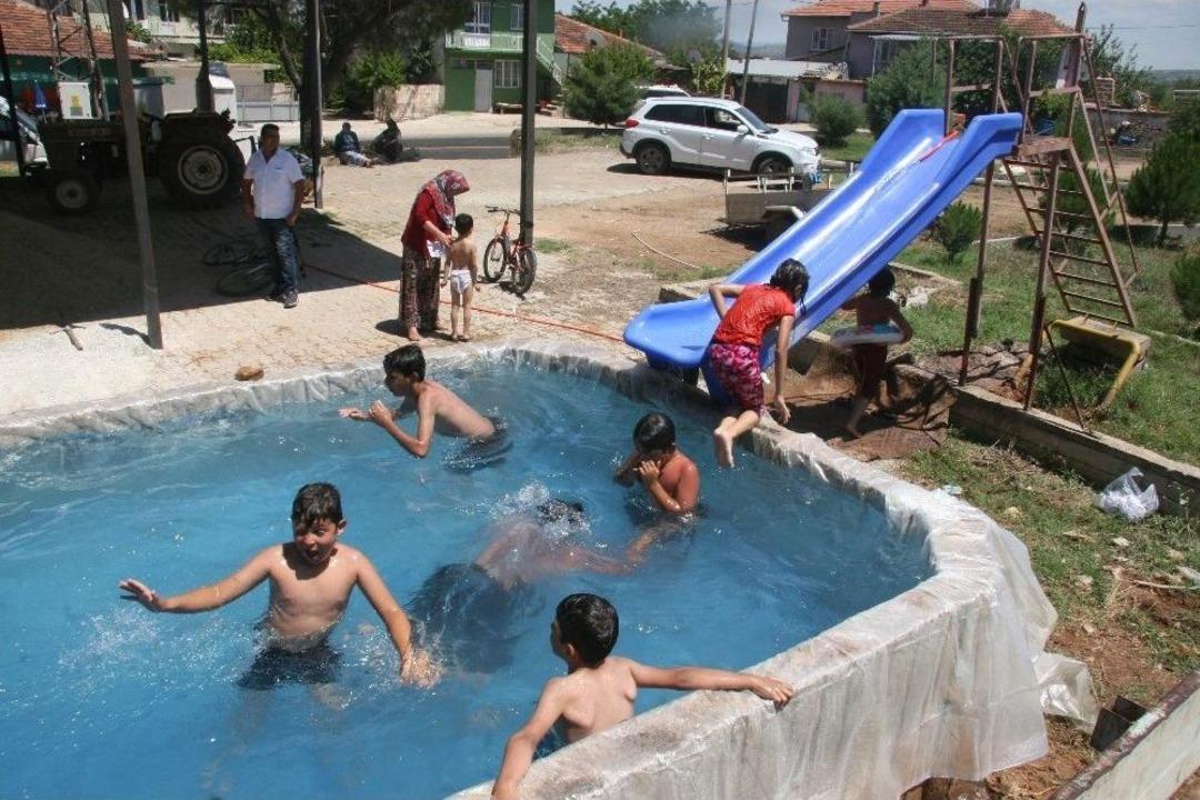 &Ccedil;ocuklardan El Yapımı Aqua Park