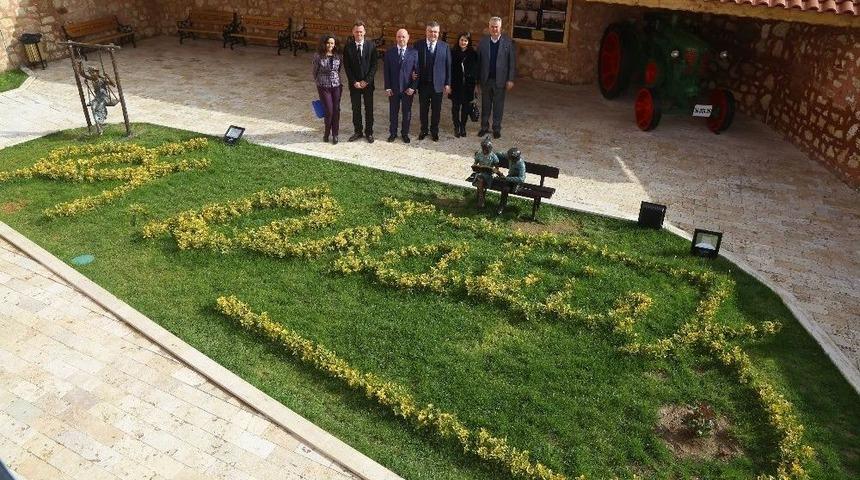 Bulgar Heyet Atat&uuml;rk Evi&rsquo;ne Hayran Kaldı