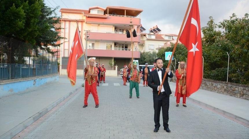 Gelini Mehter Takımıyla Aldı