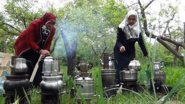 Erciş’te ‘bicek Çıkartma’ Oyunu Yeniden Canlandırıldı