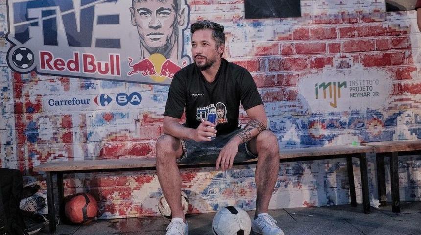 İlhan Mansız: "sokakta Oynanan Futbolun Yeri Bambaşka"