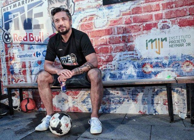 İlhan Mansız: "sokakta Oynanan Futbolun Yeri Bambaşka" 1