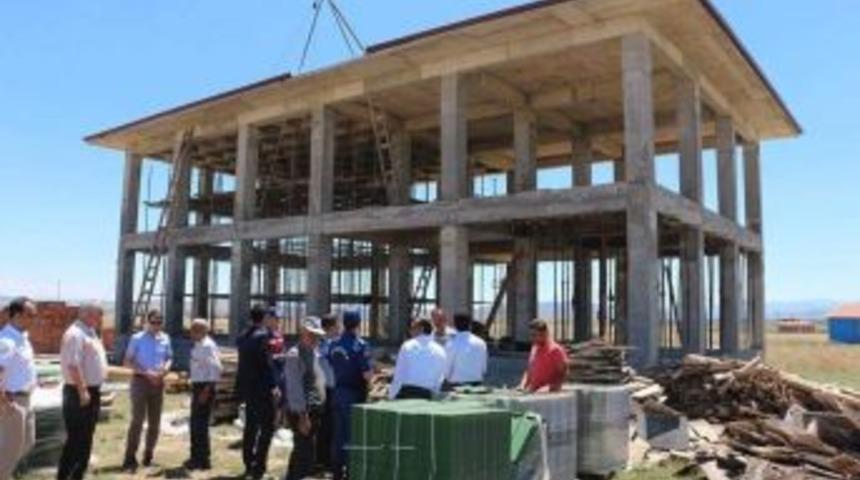 Kaymakam &Ccedil;elik: Camiler İnsana Huzur Veren Mekanlardır