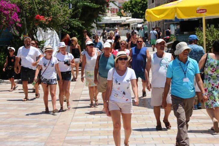 Yerli Turist Tatile Çıktı Turizmcinin Yüzü Güldü G5