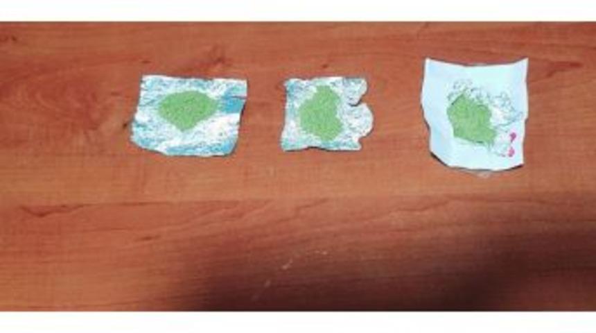 Ş&uuml;pheli Şahısların &Uuml;zerinden Uyuşturucu &Ccedil;ıktı