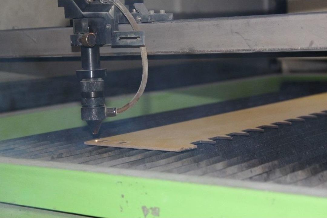 Lazer Teknolojisi S&uuml;s Eşyası &Uuml;reticilerinin Yardımına Koşuyor