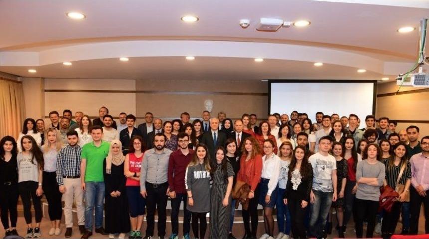 Öğrenciler Başarı Belgelerini Rektör Gündoğan’ın Elinden Aldılar