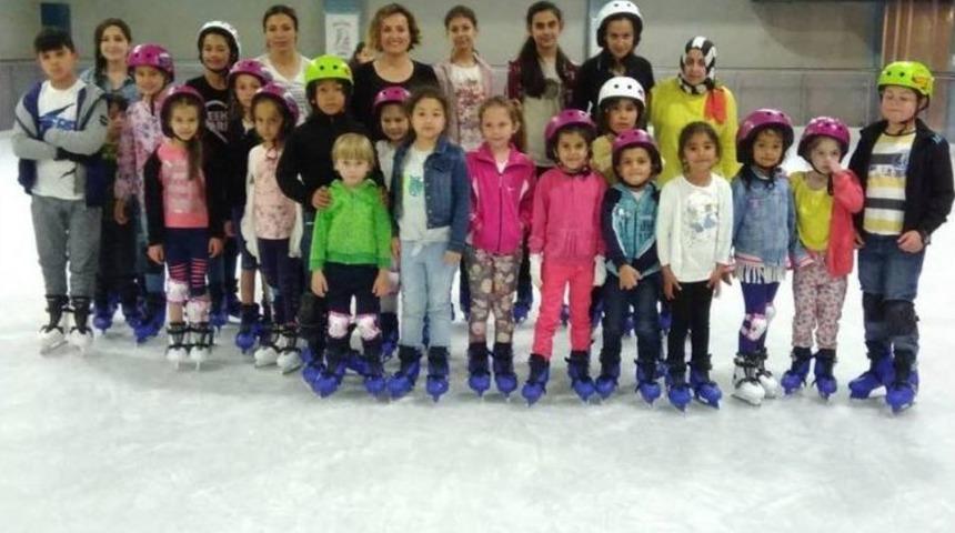 Miniklerden Buz Pistine B&uuml;y&uuml;k İlgi