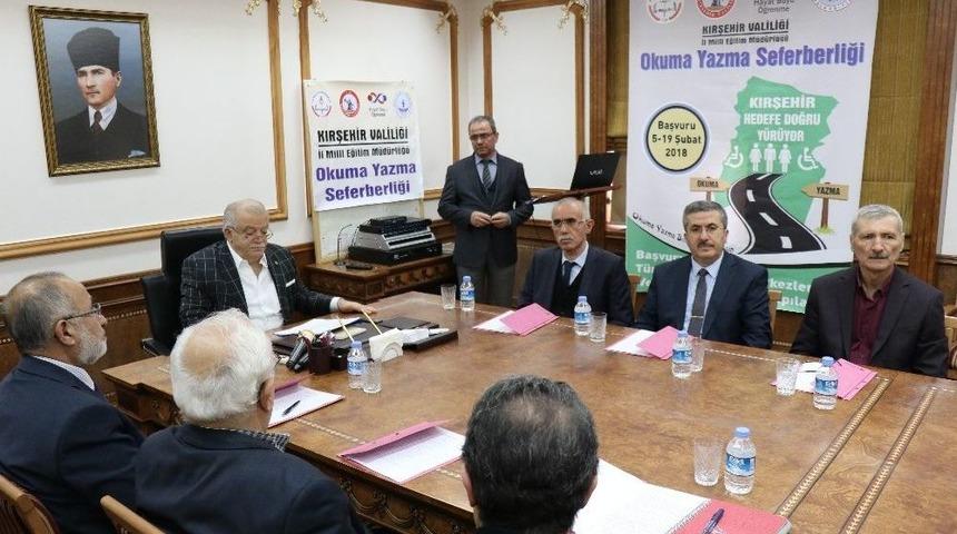 Kırşehir&rsquo;de Okur-yazarlık Seferberliği Toplantısı Yapıldı