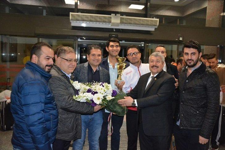 Şampiyon Hokeyciler Gaziantep’te G3