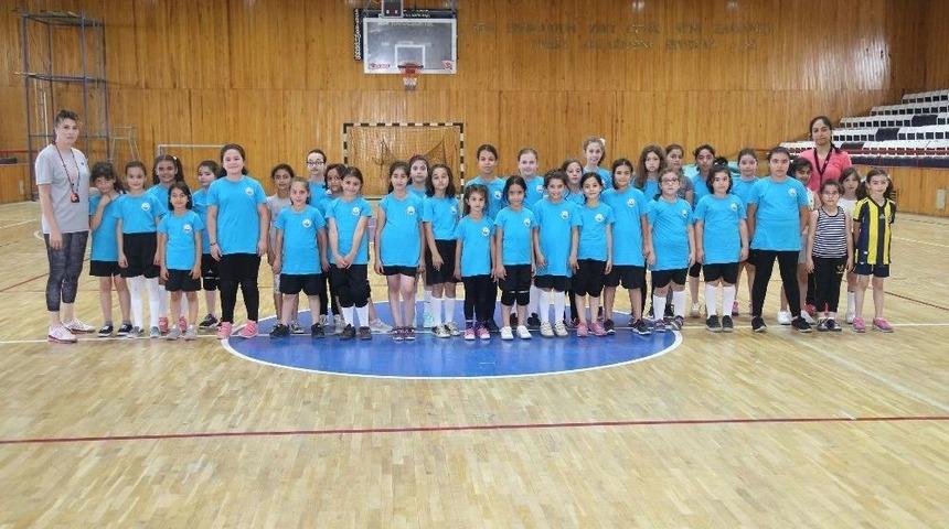 G&ouml;lbaşı Belediyesi Yaz Spor Okullarına Yoğun İlgi