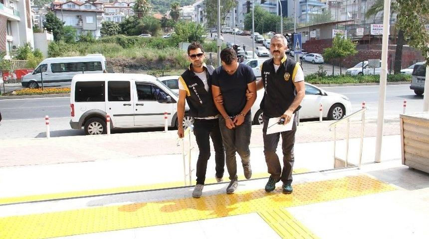 &Ccedil;alıştığı İş Yerinden 250 Bin Tl &Ccedil;aldığı İddia Edilen Muhasebeci G&ouml;zaltı Alındı