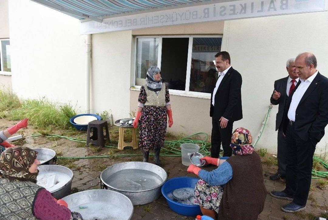 Başkan Yılmaz K&ouml;y Hayırlarında