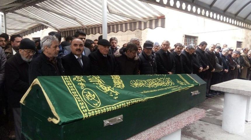 Y&ouml;netmen Metin G&uuml;nay&rsquo;ın Babası Son Yolculuğuna Uğurlandı