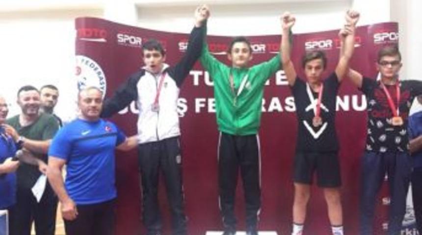 Oltulu Minik İki Kardeş Pehlivan T&uuml;rkiye Şampiyonası&rsquo;nda