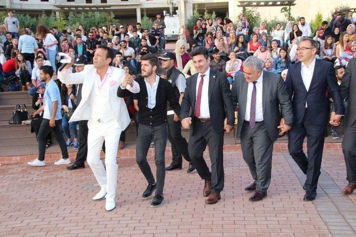 Üniversiteli Öğrenciler Mehmet Yakar İle Coştu G1