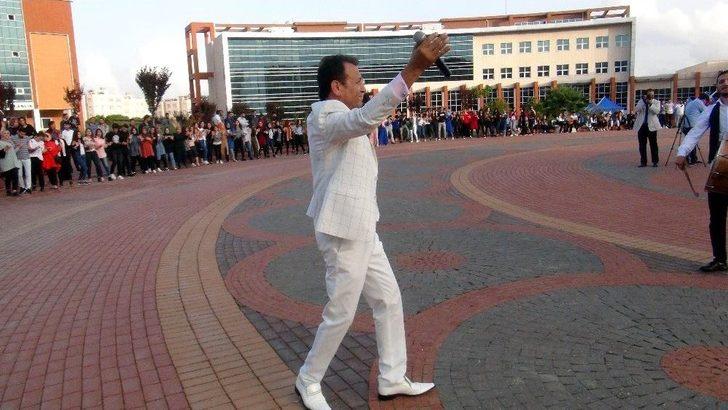 Üniversiteli Öğrenciler Mehmet Yakar İle Coştu G3