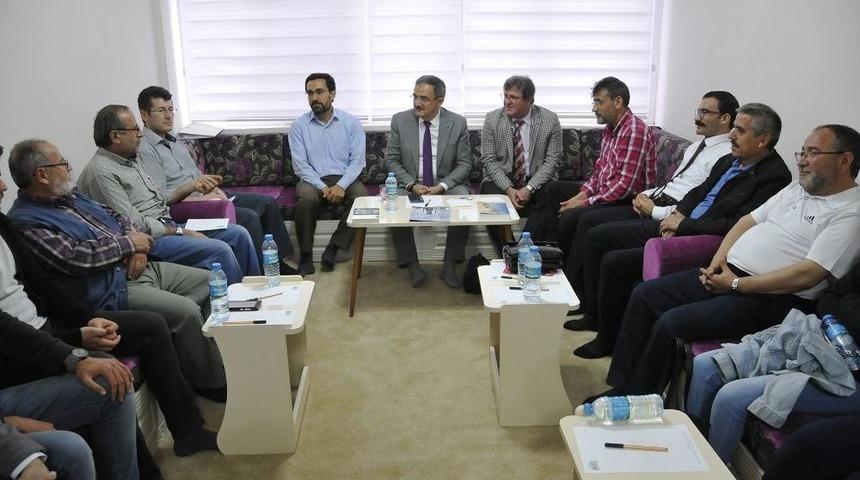 Rektör Şahin, Tecrübelerini Öğrencilerle Paylaştı