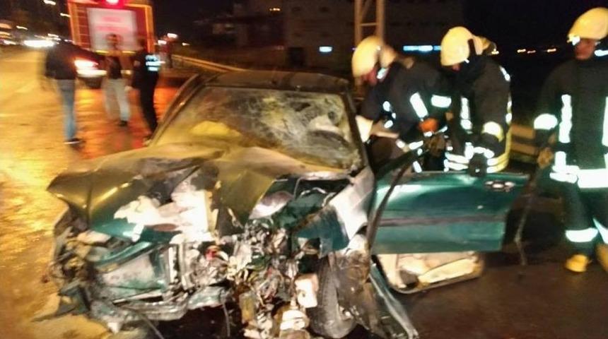 Denizli&rsquo;de Otomobil Ref&uuml;je &Ccedil;arptı: 1 &Ouml;l&uuml;