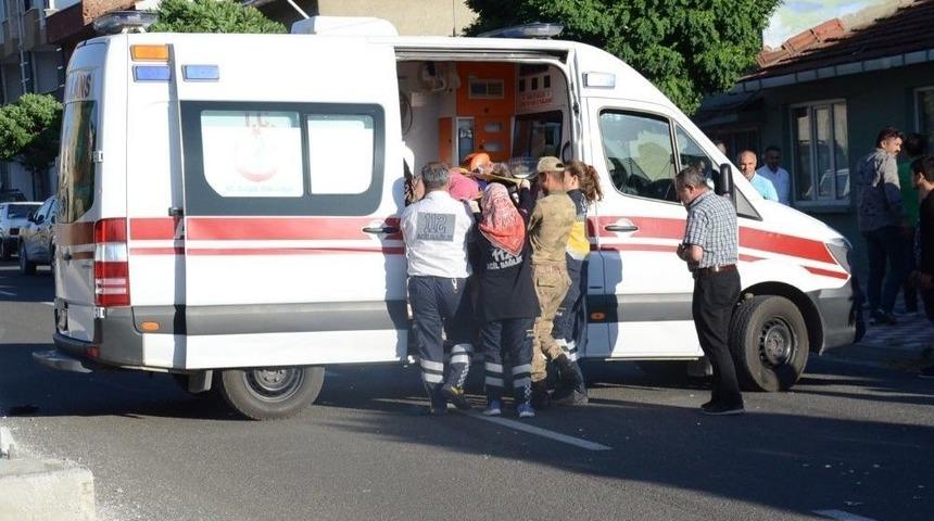 Otomobilin &Ccedil;arptığı Yaya Ağır Yaralandı