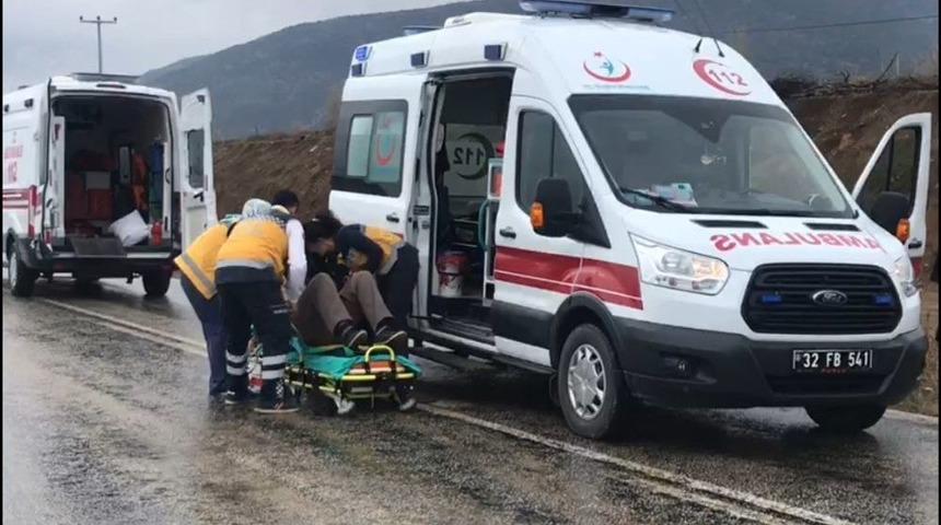 Isparta&rsquo;da Trafik Kazası: 2 Yaralı