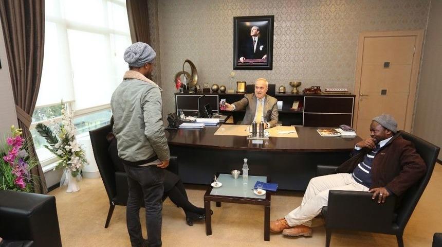 Afrikalı &Ouml;ğrencilerden Başkan K&ouml;semusul&rsquo;a Ziyaret