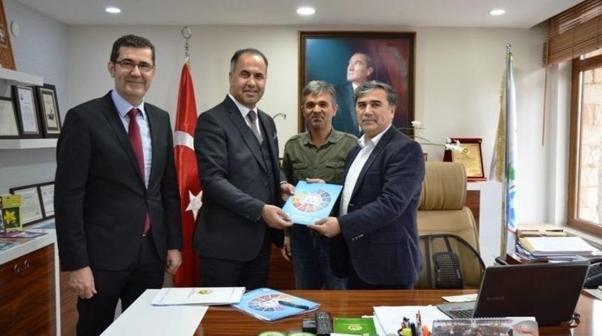 Biga&rsquo;da &rsquo;fidanlar Ağaca Ağa&ccedil;landırma Etkinlikleri Uygulama&rsquo; Protokol&uuml; İmzalandı